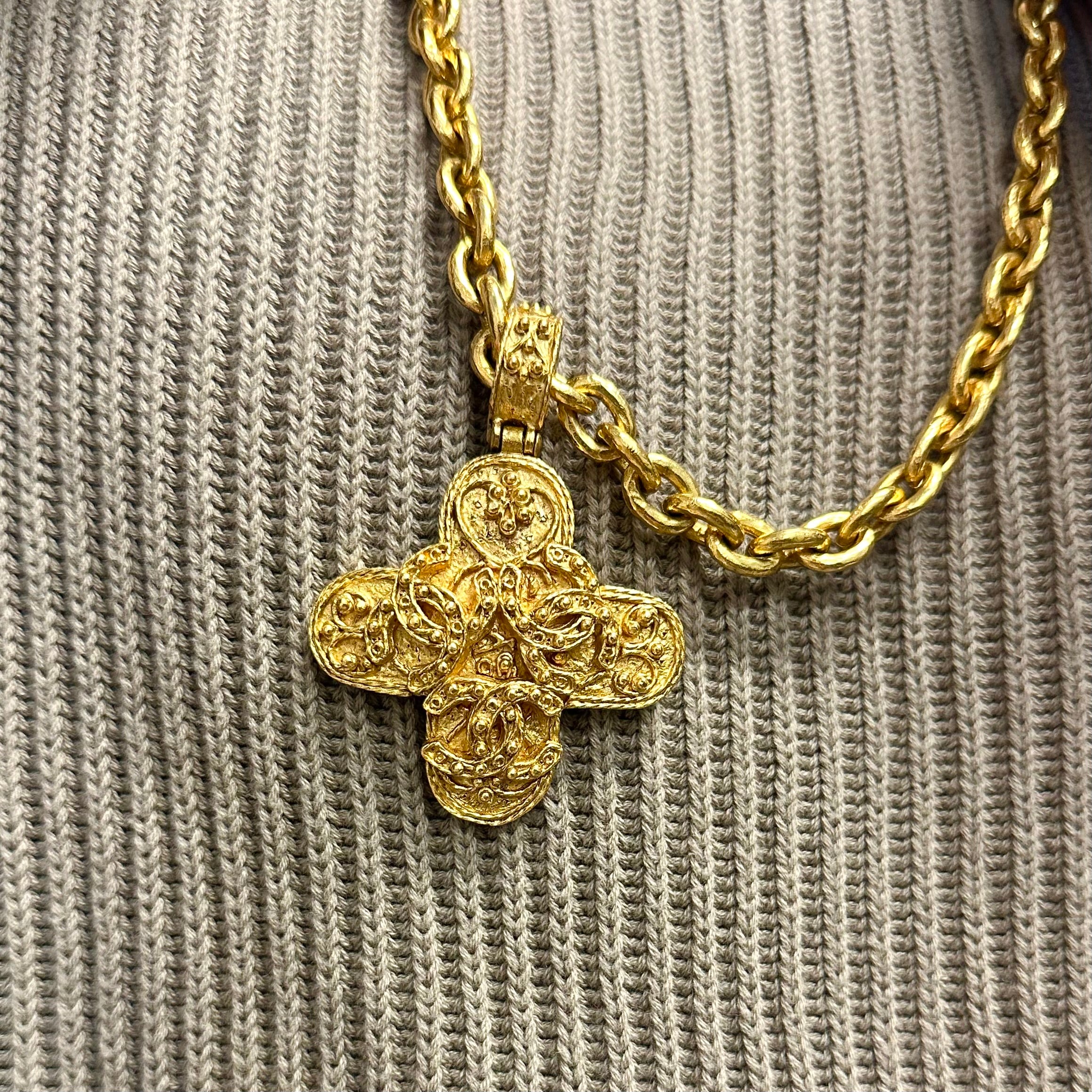 Chanel Gold Emblem Logo Chain - Image 5